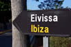 Strasse Richtung Hinweisschild Ibiza Eivissa