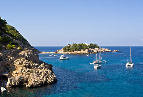 Port de san miguel in ibiza foto